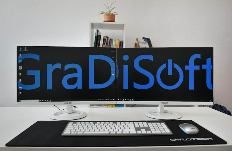Écran d'ordinateur et clavier